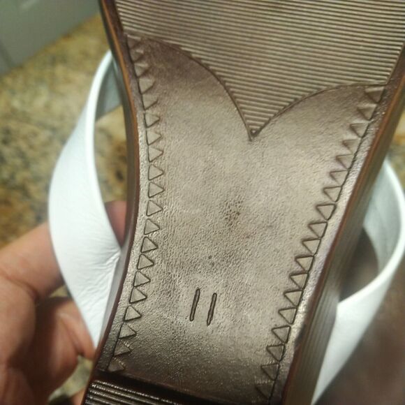 Island Slipper Women's White Leather Flower Slide Wedge Size 11 Sandals - Picture 9 of 11